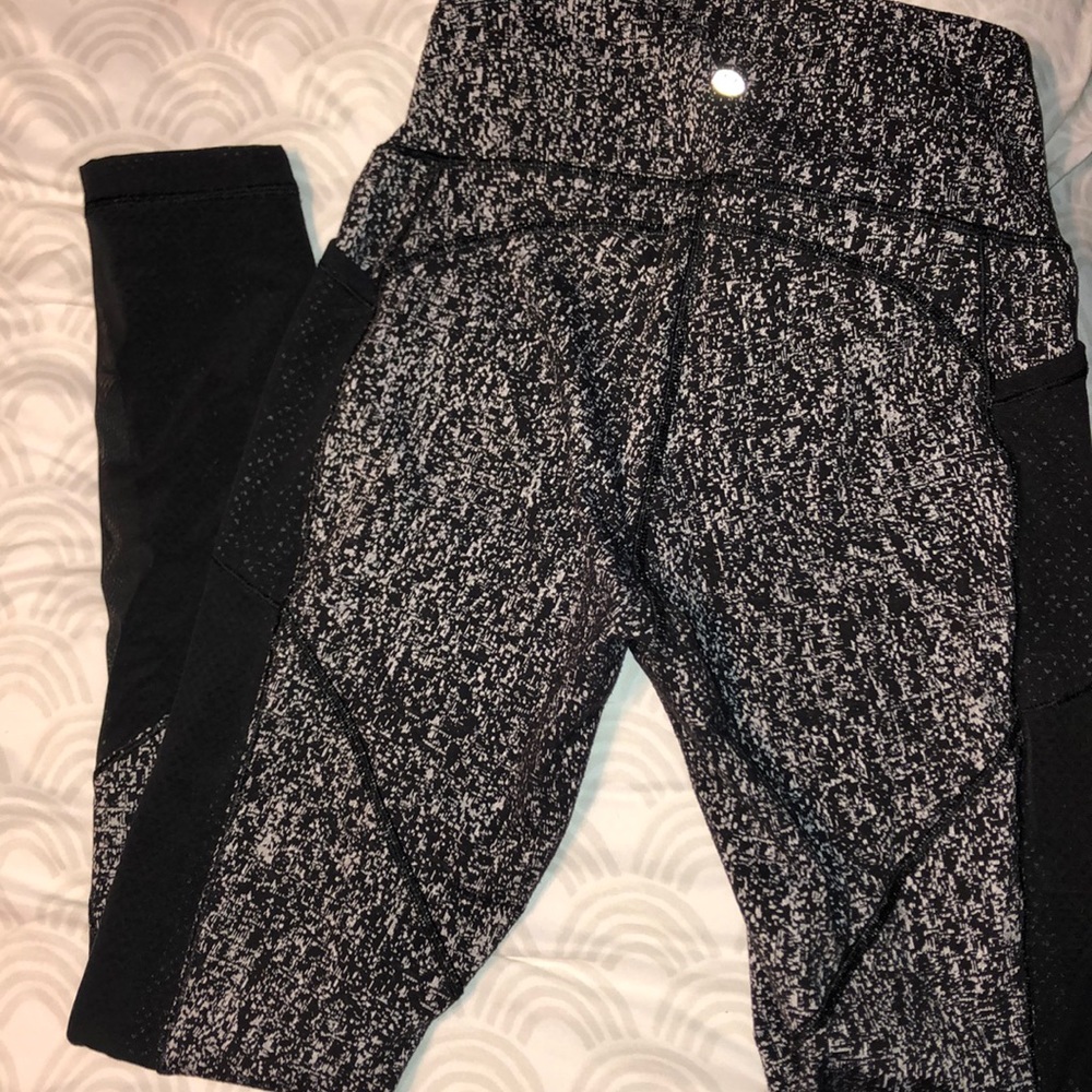 LULULEMON leggings with mesh detail